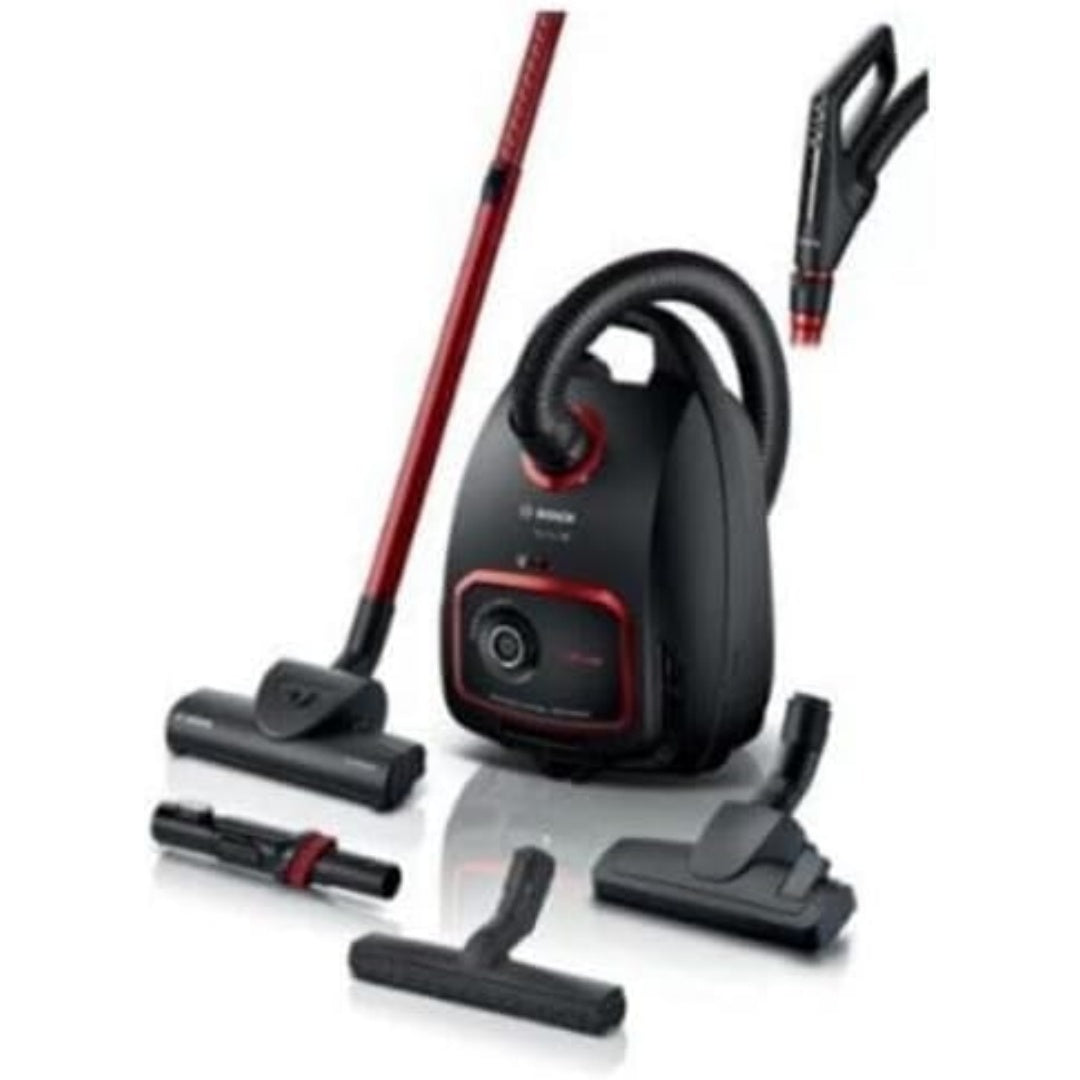 Cet aspirateur au format traineau associe l'entretien des tapis et une prise en main par poignee